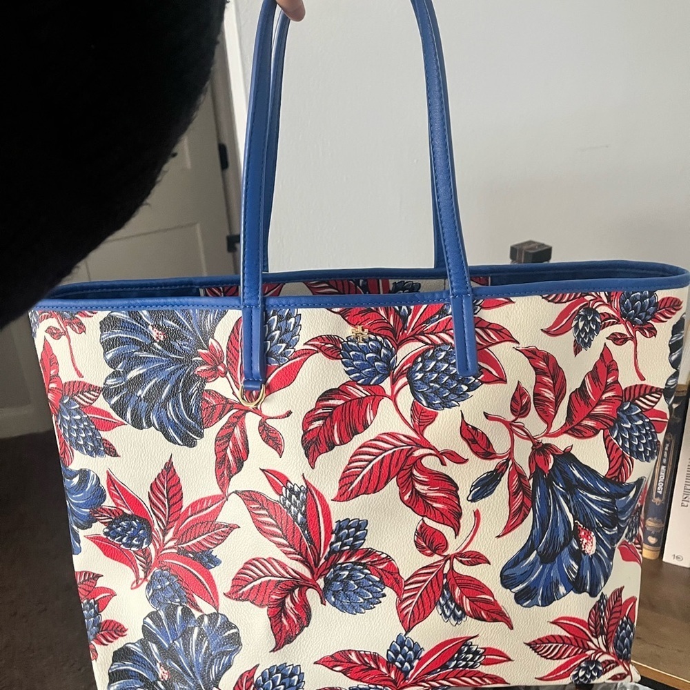 Floral Tote Bag with Blue and Red Accents - Picture 13 of 14